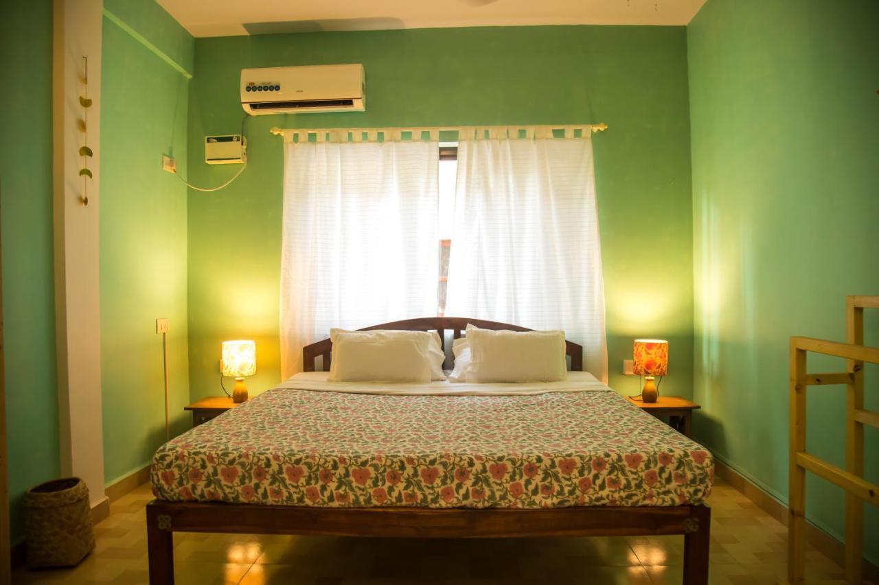 Coco Moon Hotel Morjim Ngoại thất bức ảnh